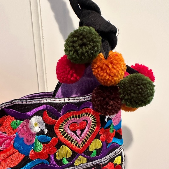 🌷SALE 3/$21🌷 Fair Trade Embroidered Tribal Purse NWT - Picture 2 of 7